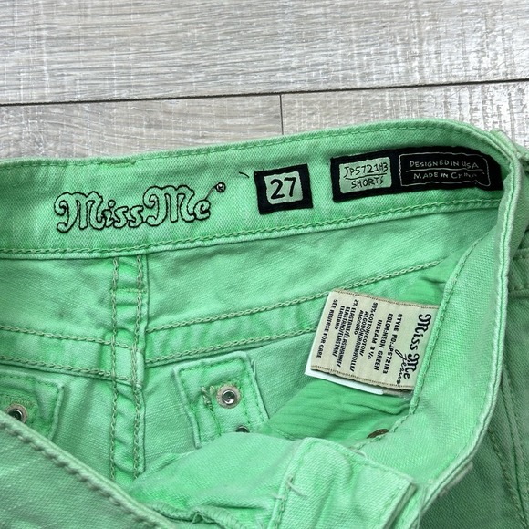 Miss Me JP5721H3 Neon Green Cutoff Denim Jean Shorts Floral Rhinestone Womens 27 - Picture 6 of 6